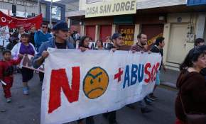 [FOTOS y VIDEO] Vecinos protestaron en el centro de Puerto Montt contra las alzas de la luz