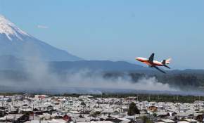 [FOTOS] Avión Ten Tanker combate incendio en Puerto Montt